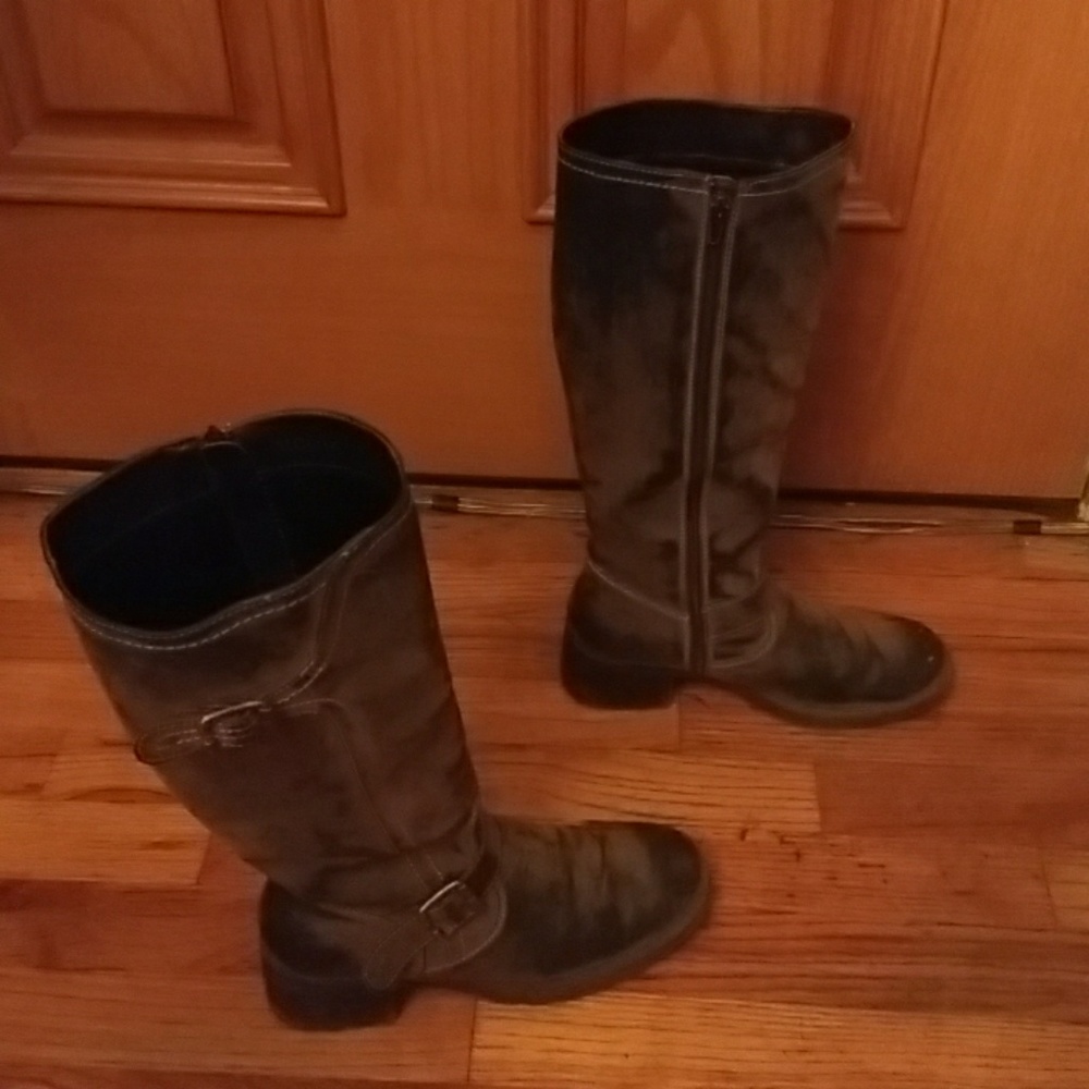 Nicole Boots (distressed)